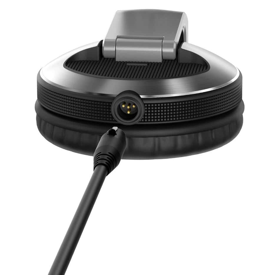 Pioneer HDJ-X10 earcup swivel detail