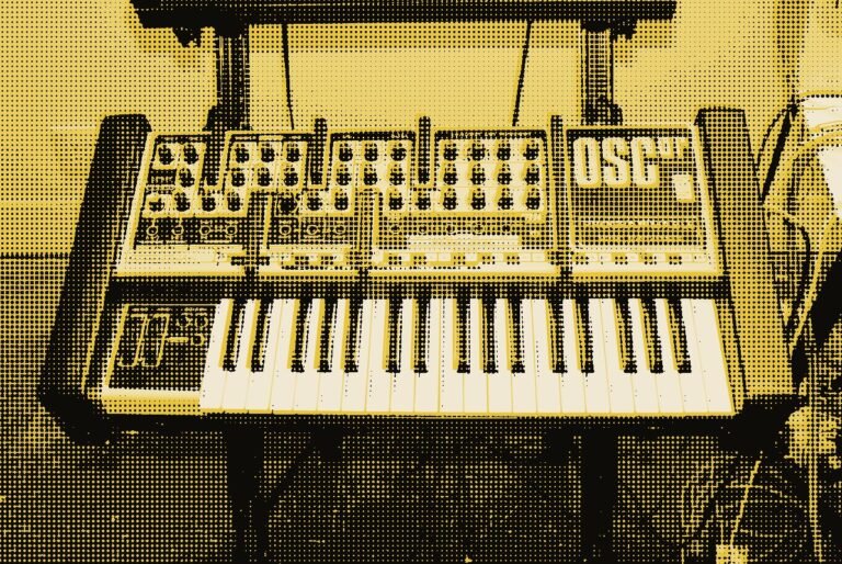 OSCar synthesiser with its rubber end blocks, in a riso yellow and black treatment